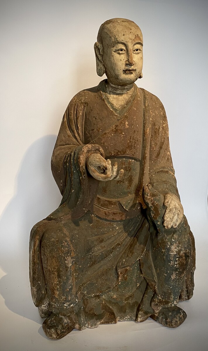 A polychrome wooden figure of a seated Luohan - Chinese Buddha Ming Dynastie