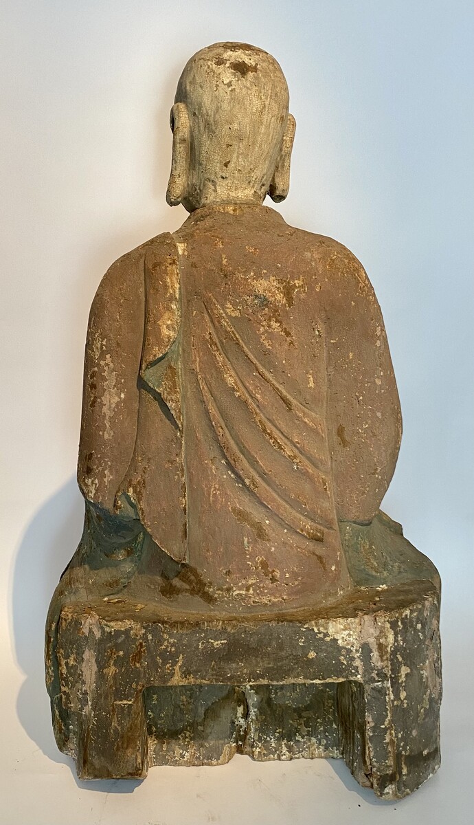 A polychrome wooden figure of a seated Luohan - Chinese Buddha Ming Dynastie