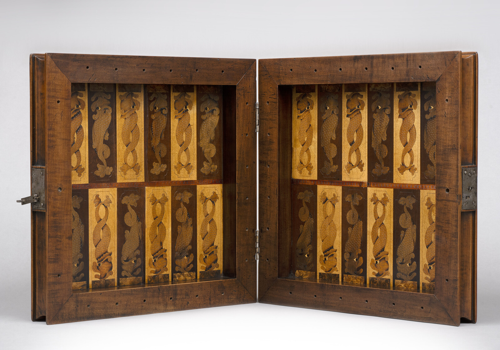 Game box with chess and backgammon Eger, 17th century 48 x 48 x 11.5 cm