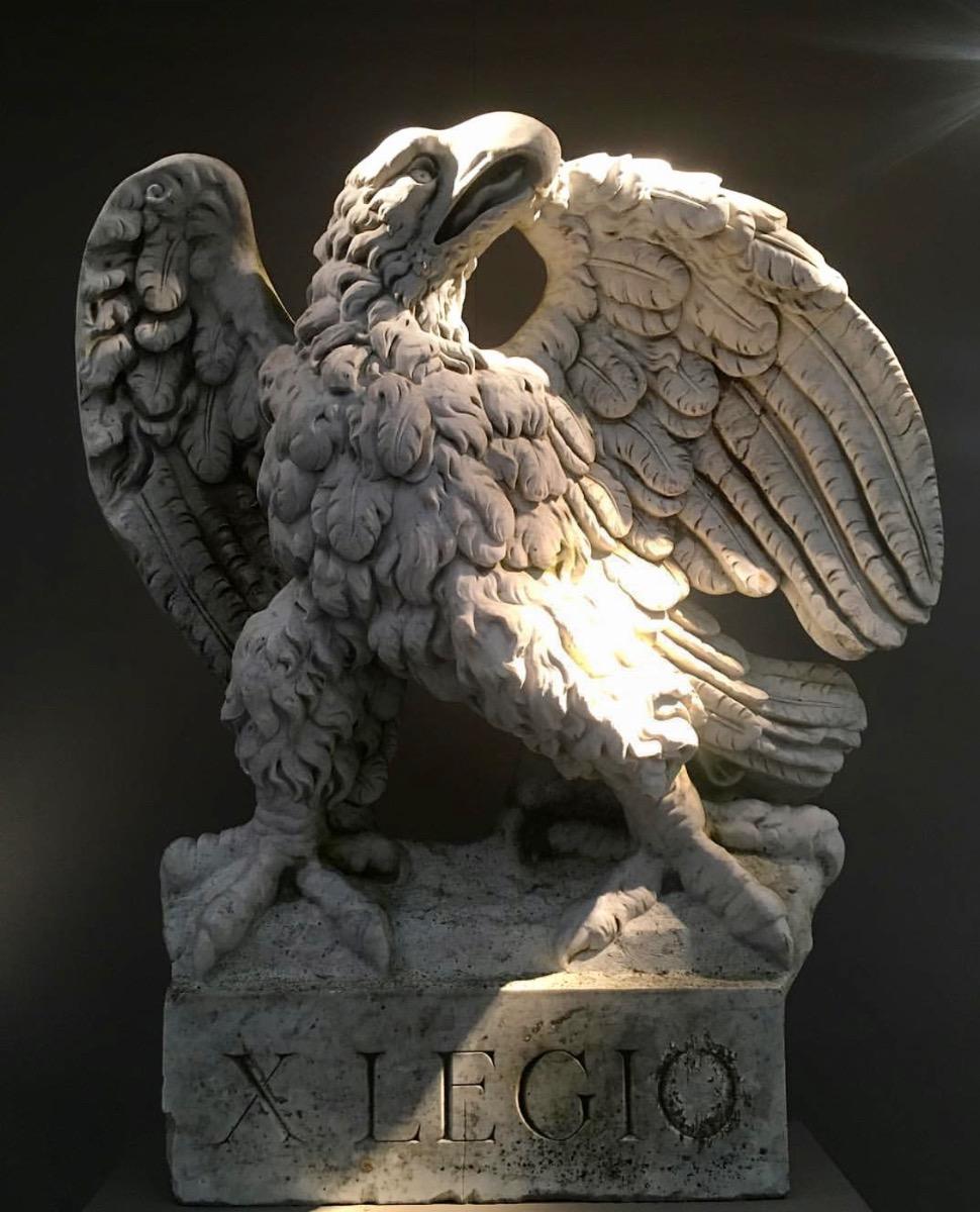 Marbre Eagle Statue